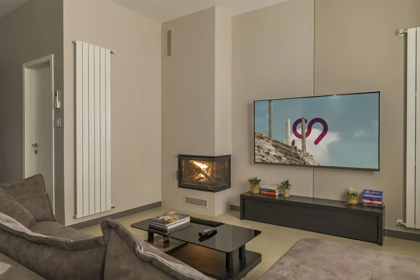 The Corner 1Br In Gemmayze Beirut Apartment