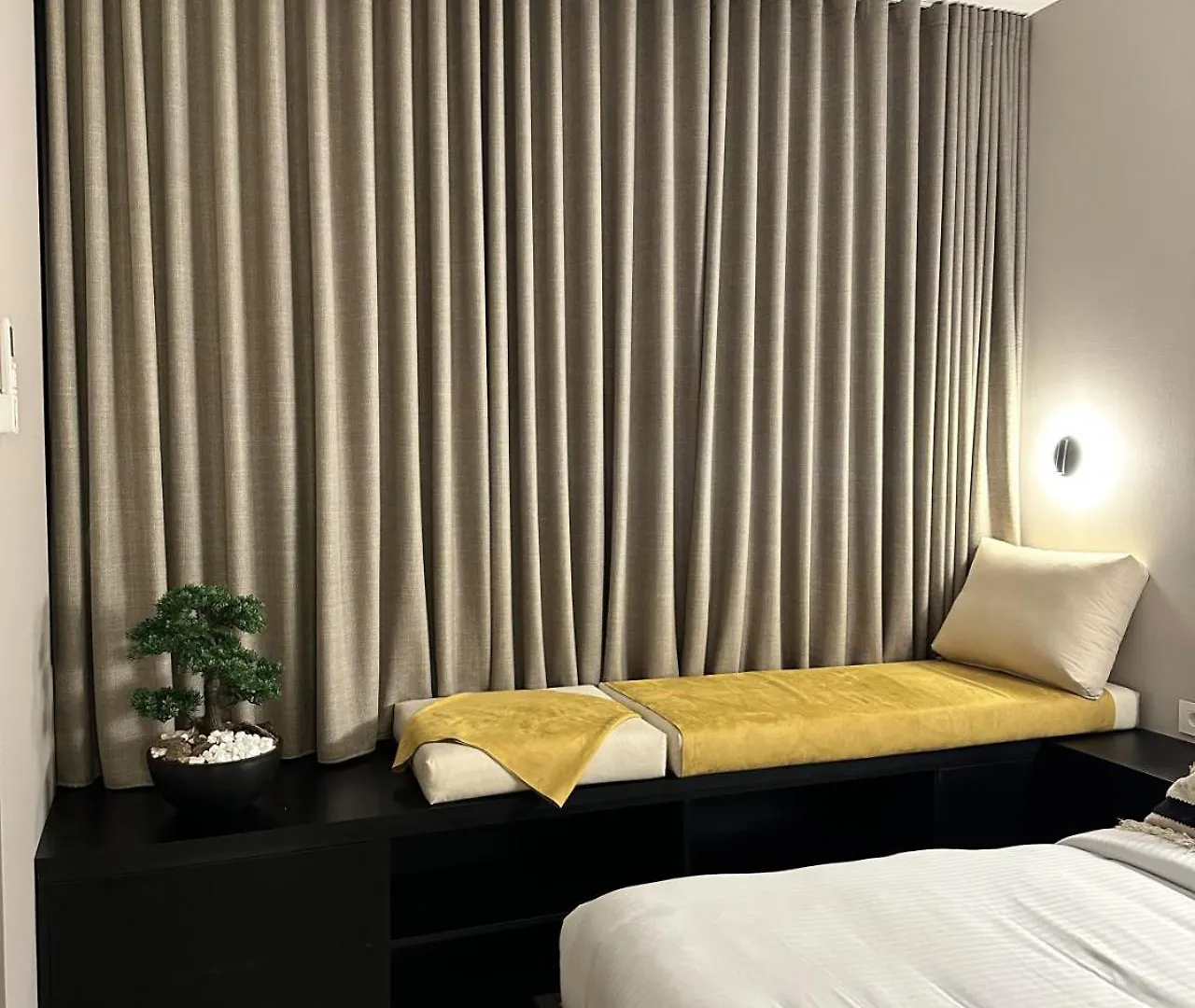 The Corner 1Br In Gemmayze Beirut