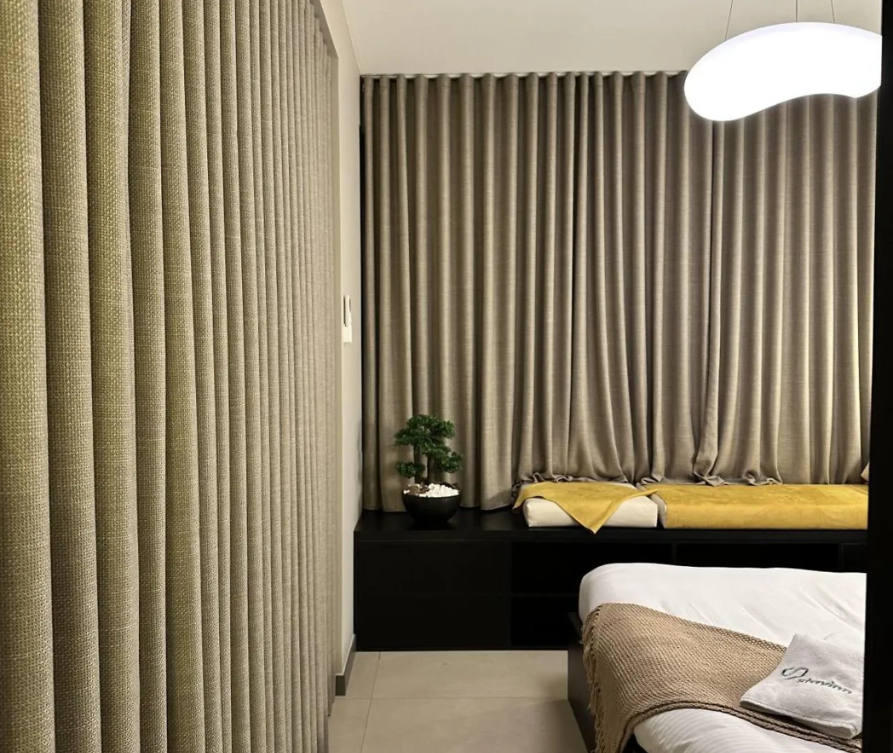 The Corner 1Br In Gemmayze Beirut