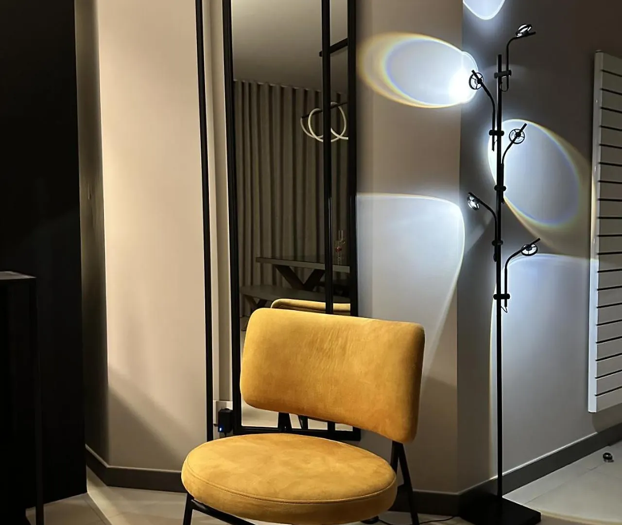 The Corner 1Br In Gemmayze Beirut