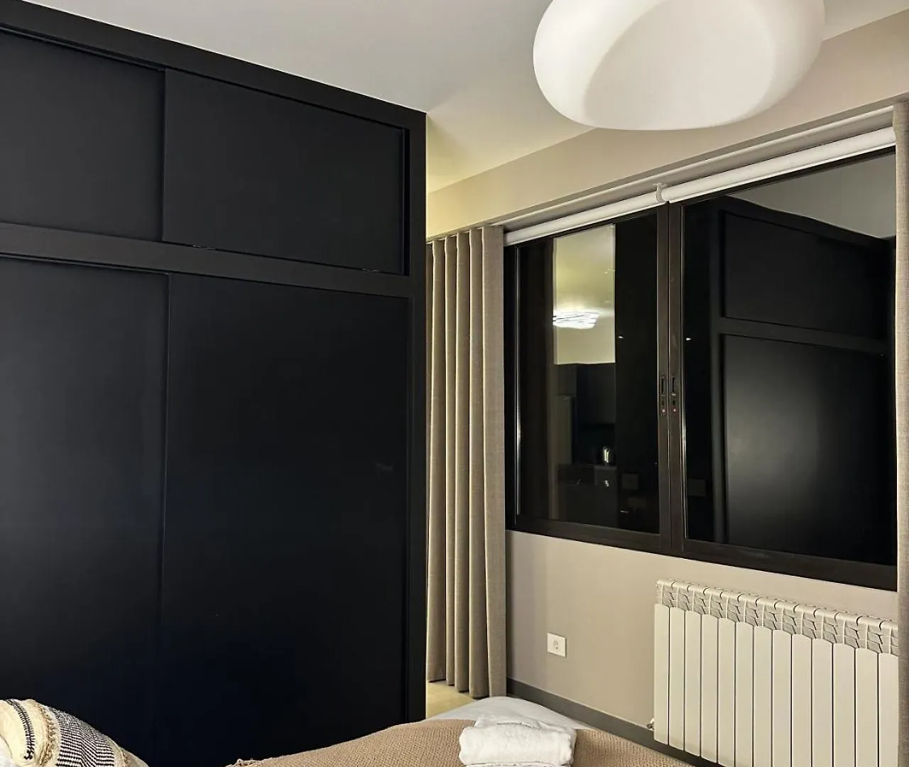The Corner 1Br In Gemmayze Beirut